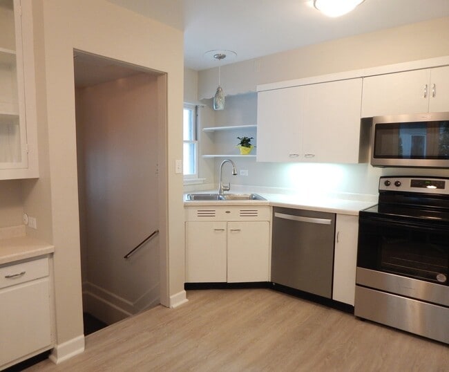 Building Photo - 1107 Santa Rosa Ave