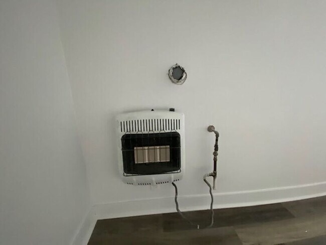 Building Photo - 124 S Chillicothe St