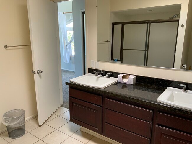 Building Photo - 135 S Sierra Ave