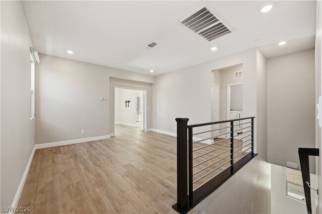 Building Photo - 402 Purple Sandpiper St