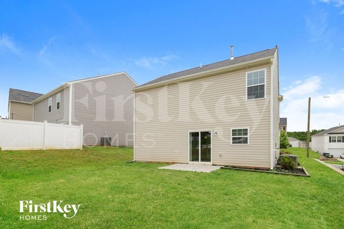 Building Photo - 1556 Kilstrom St