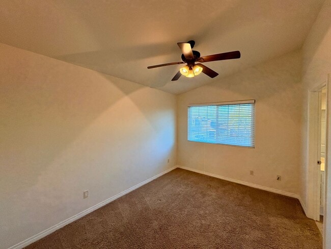 Building Photo - Beautiful Two Story Home with Large Yard - Oceanside