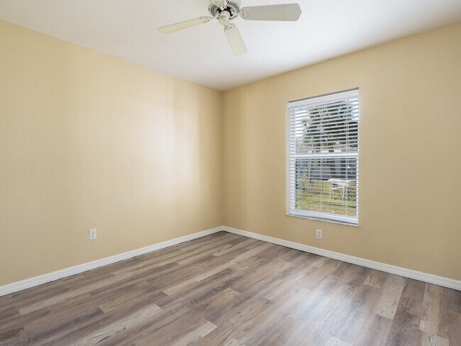 Building Photo - RENT THIS HOME WITH ZERO DEPOSIT