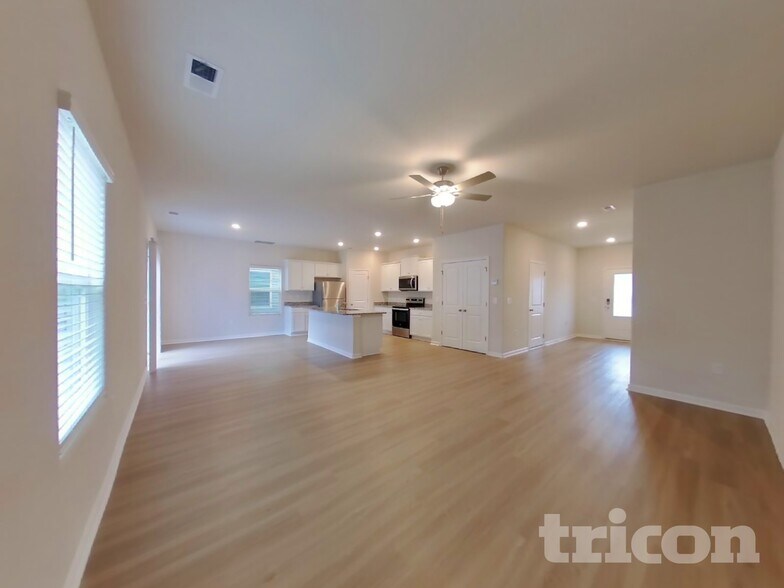 Building Photo - 727 Hawley St