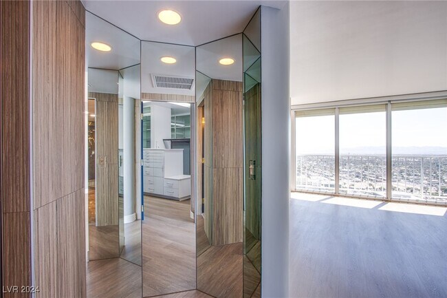 Building Photo - 3111 Bel Air Dr