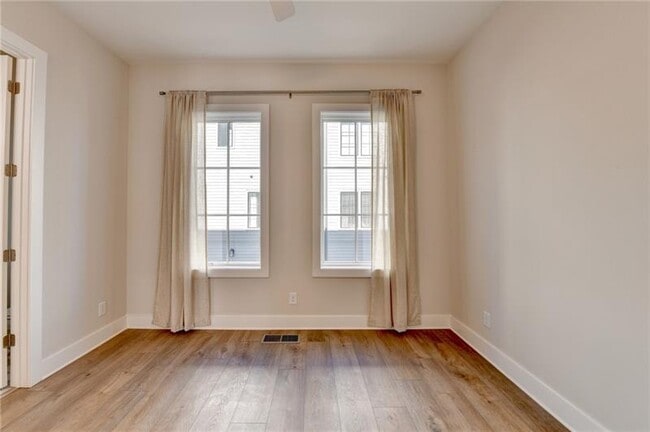 Building Photo - 1274 Longreen Ter NW