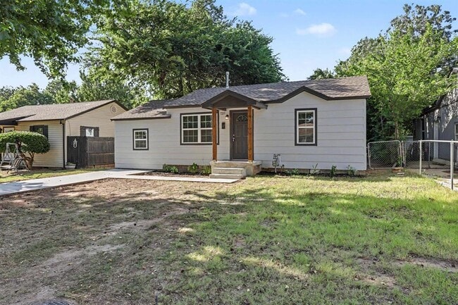 Building Photo - 7215 NW 43rd St