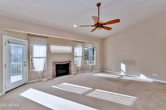 Building Photo - 1101 E Brook Hollow Dr