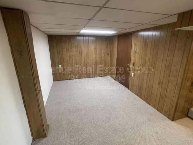 Building Photo - 858 Hazelvalley Dr