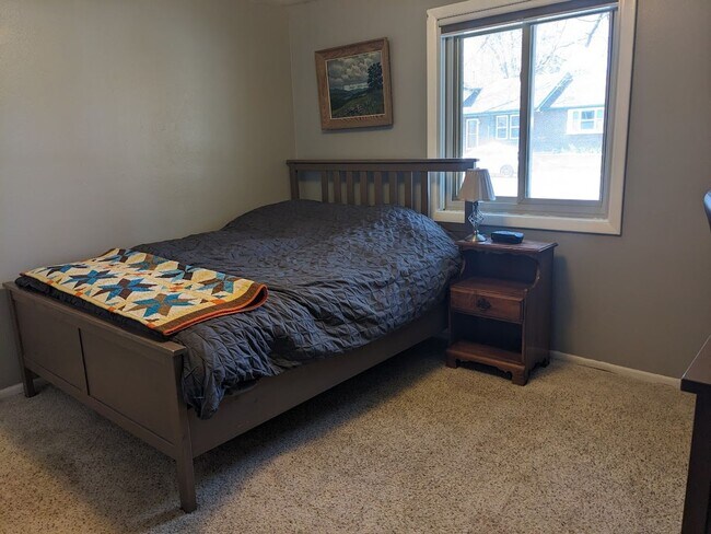 Building Photo - Beautiful open floorplan - 3 Bedroom/ 2 Bath - HUGE fenced backyard