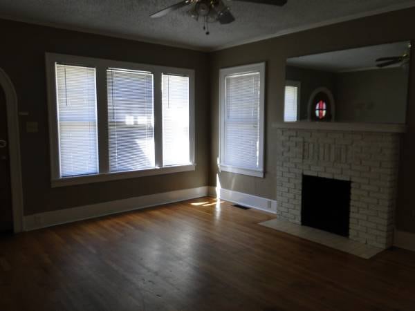 Building Photo - 3430 N Cypress St