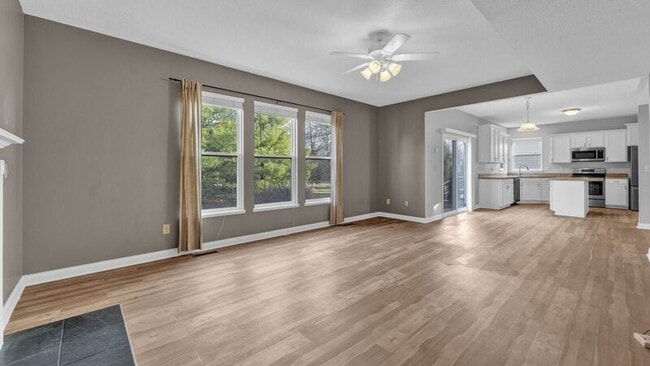 Building Photo - 6294 New Albany Rd W