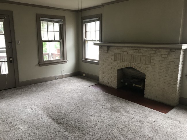 Living Room - 23 Holmesdale Ct