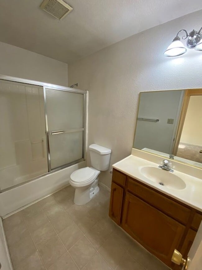 Building Photo - 3142 Garfield Ave