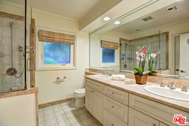 Building Photo - 1094 Garden Ln