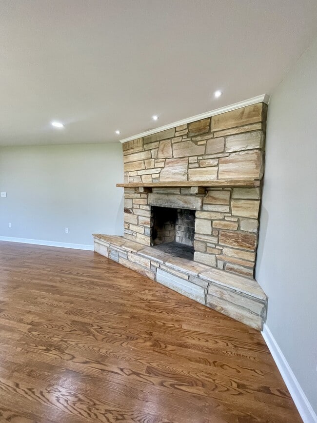 Building Photo - 63 Shelor Dr