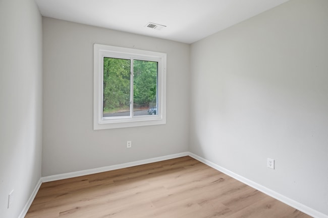 Building Photo - Town House in Stafford