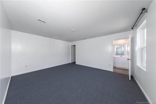 Building Photo - 116 Makayla Dr