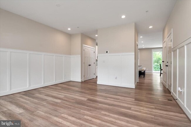 Building Photo - 806 Lynwood Ln