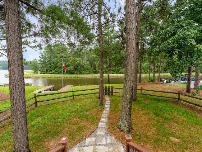 Building Photo - Waterfront Home in Carolina Lakes!