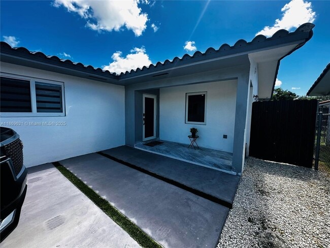 Building Photo - 1543 SW 74th Ct