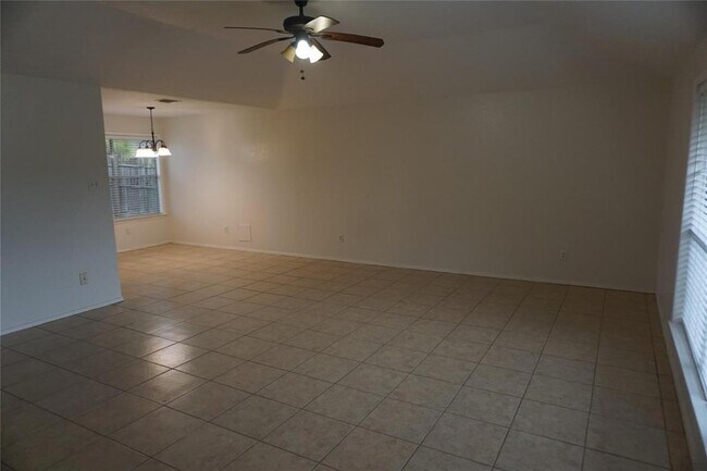 Building Photo - 2790 Tallowood