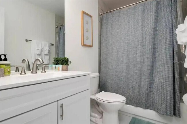 Building Photo - 2539 Trinidad St