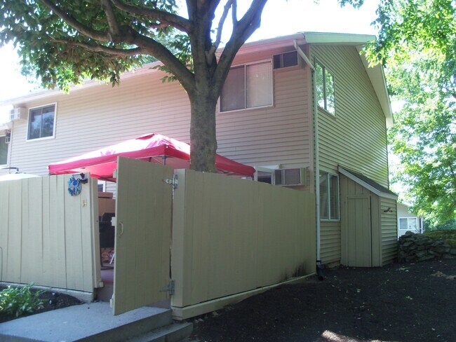 Building Photo - 883 Weirs Blvd