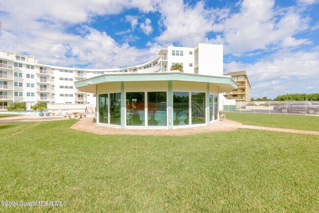 Building Photo - 4000 Ocean Beach Blvd