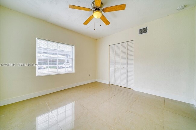 Building Photo - 1747 NW 40th St