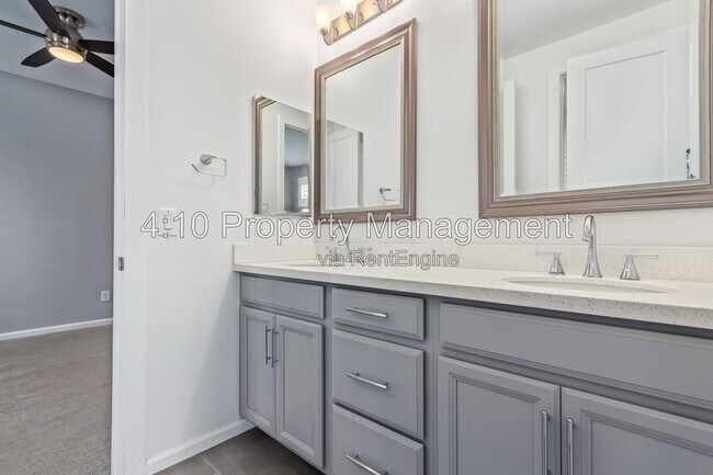 Building Photo - 2435 N 27th St
