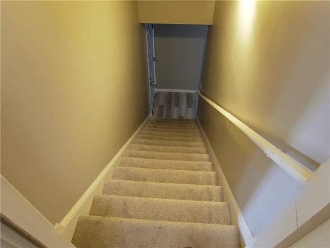 Building Photo - 4901 Planters Walk
