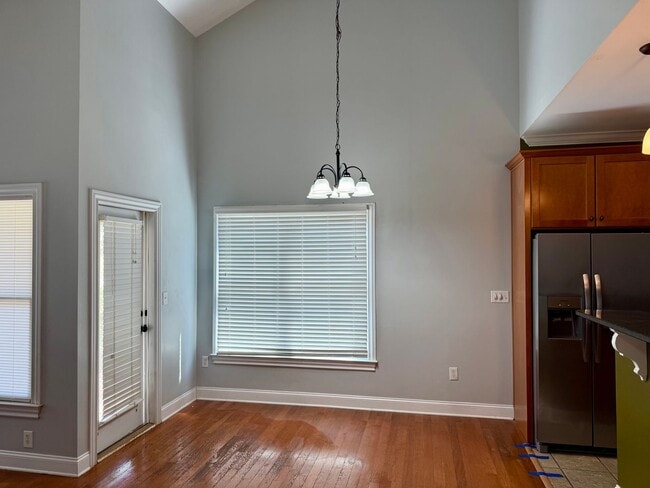Building Photo - 4BR home close to downtown Watkinsville