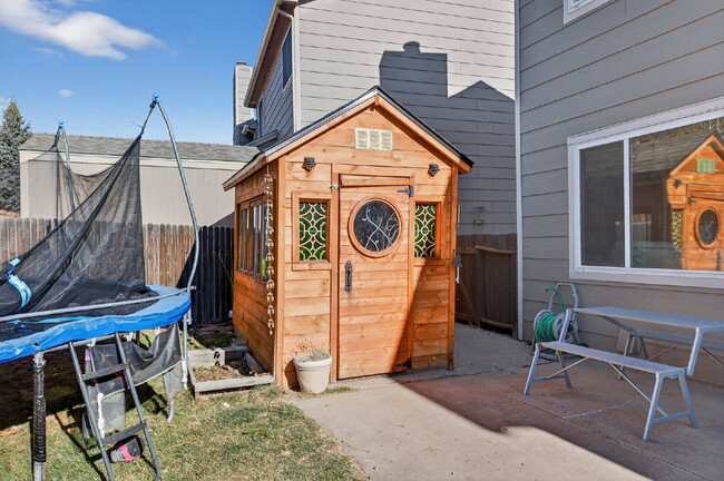 Building Photo - Available Immediately! Beautiful home in the Fairfax and Briargate neighborhood!