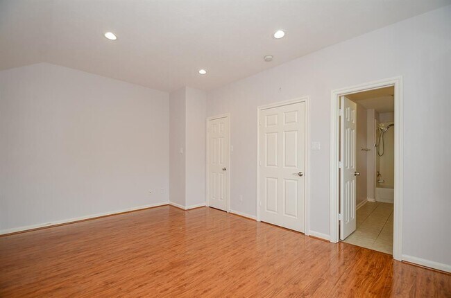 Building Photo - 15127 Oldtown Bridge Ct