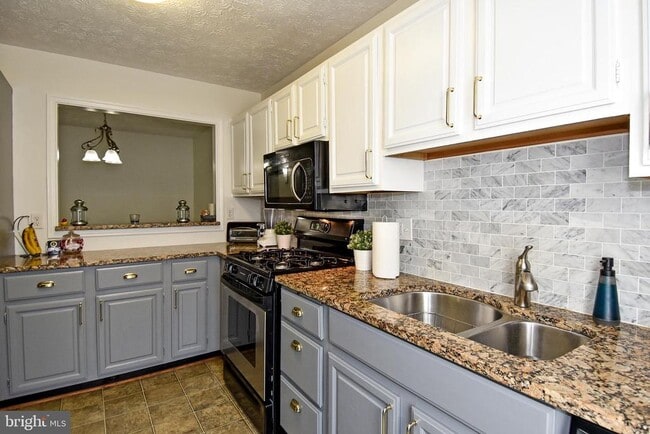 Building Photo - 12040 Cardamom Dr