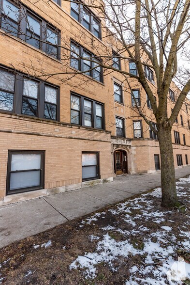 Primary Photo - 4455 N Artesian Ave
