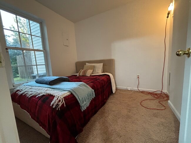 Building Photo - 2507 Oak Tree Ln