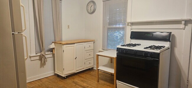 Kitchen - 1813 East Greenwich Ave