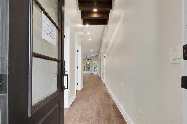 Building Photo - 336 Nene Ln