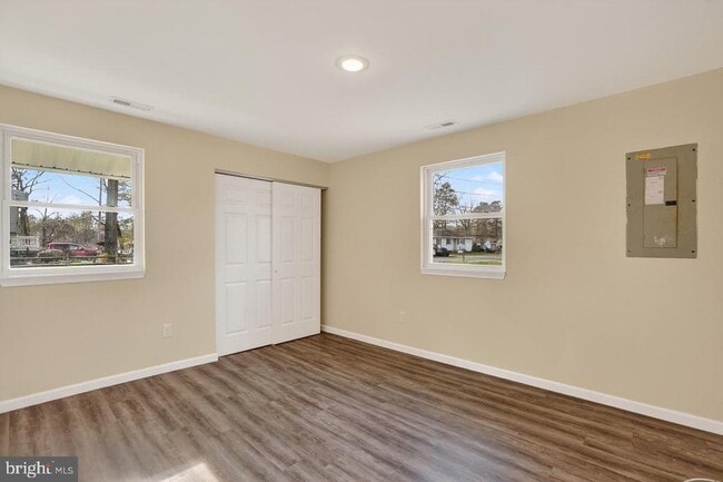 Building Photo - 1102 Evergreen Blvd