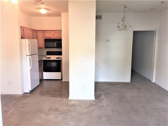 Building Photo - 1766 N Gregg Ave