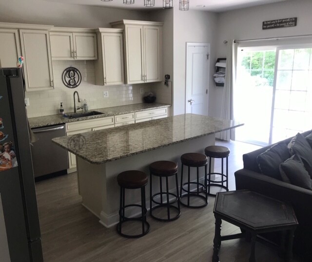 kitchen - 624 Heathland Trl