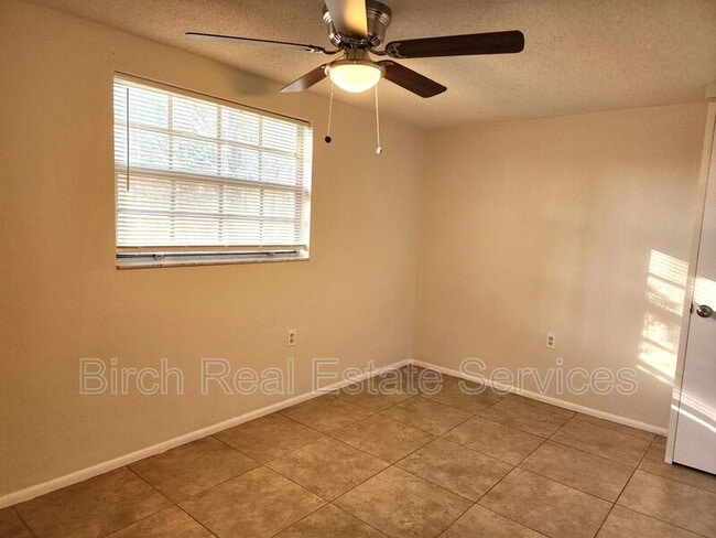 Building Photo - 1708 Springdale Dr