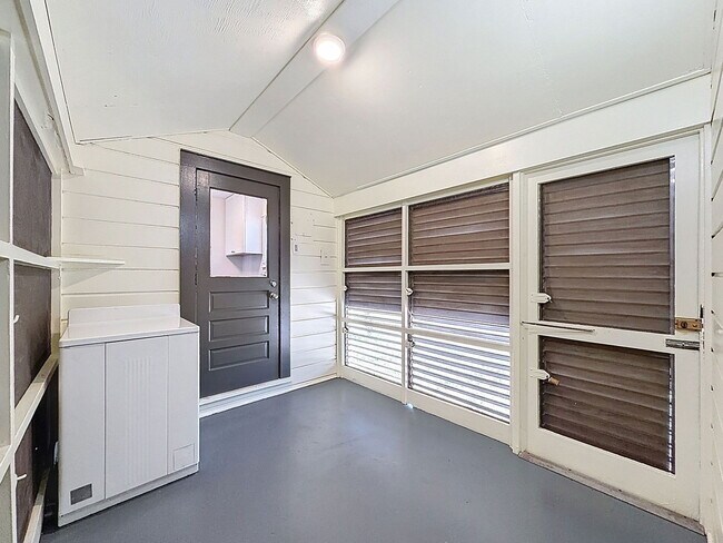 Building Photo - 3800 Dartmouth Ave N