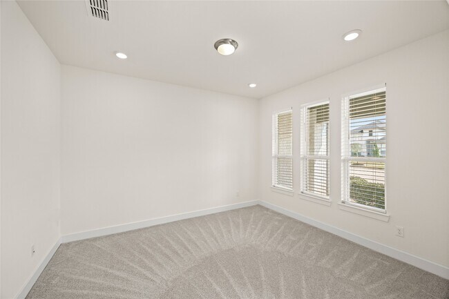 Building Photo - 4906 Sabine Terrace Dr