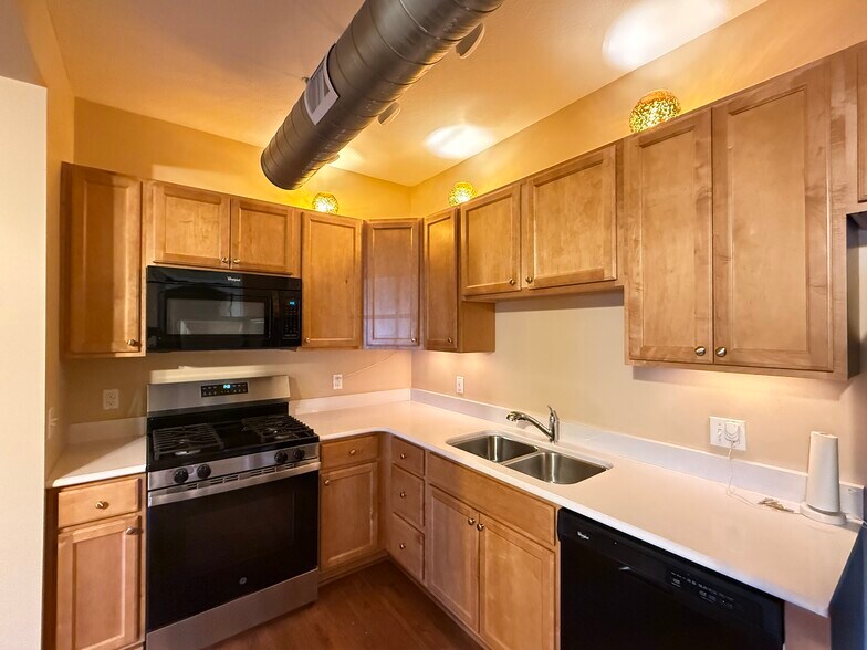 Kitchen - 12 Cunliffe Way