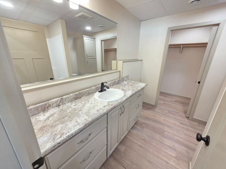 Building Photo - 1101 S Lawler St