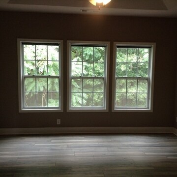 Building Photo - 502 Williamson St SE