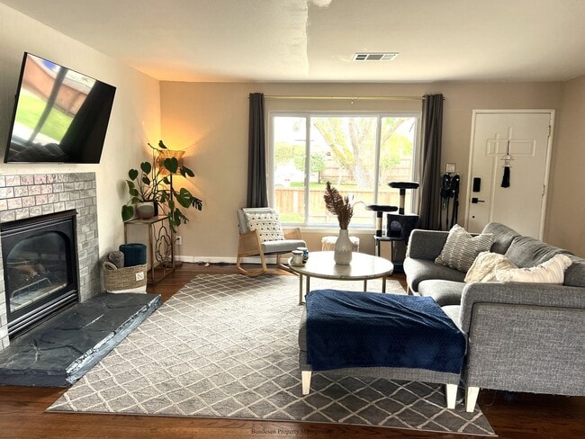 Building Photo - Charming, Updated 3-Bedroom Home in Prime Napa Location